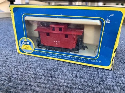 AB20 Vintage HO AHM Virginia & Trucker Caboose V & T # 5 Freight Car